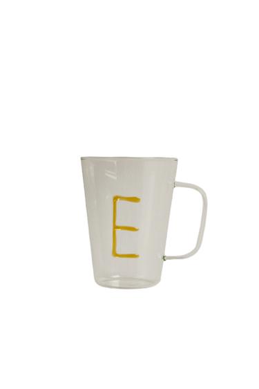 BOROSILICATE MUG WITH INITIAL E - Mustard by Zara