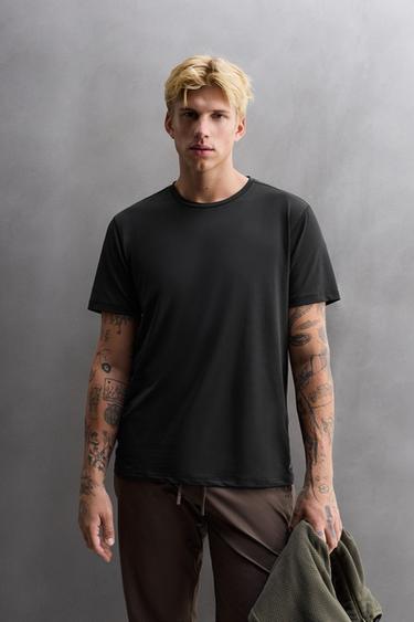 BASIC TECHNICAL TRAINING T-SHIRT - Black by Zara