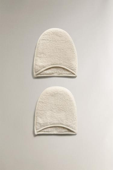 PACK OF MAKEUP REMOVER MITTENS (PACK OF 2) - Ivory by Zara