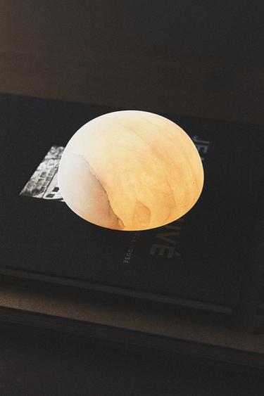 ROUND ALABASTER TABLE LAMP - Ecru by Zara