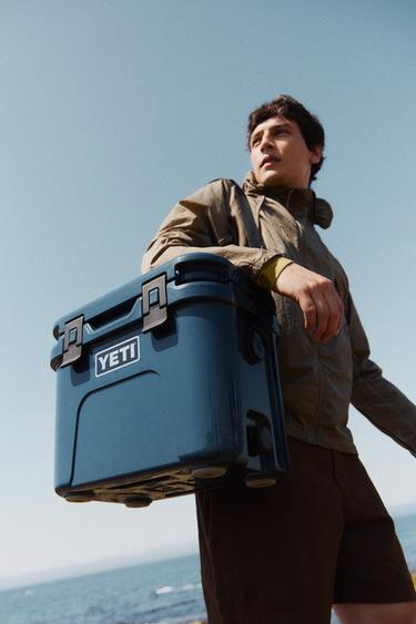 SMALL YETI HARD-SHELL COOL BOX - Blue by Zara