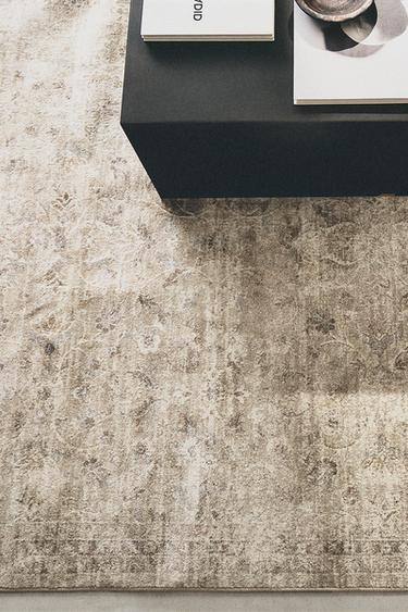 Zara {名称} - {颜色}