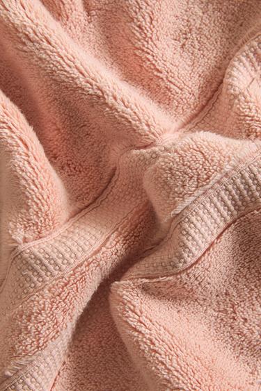 EXTRA SOFT DOUBLE BORDER BATH TOWEL - Light salmon-pink by Zara
