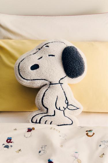 CHILDREN'S PEANUTS™ FAUX SHEARLING CUSHION - White by Zara
