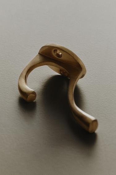 GOLD METALLIC HOOK - Golden by Zara