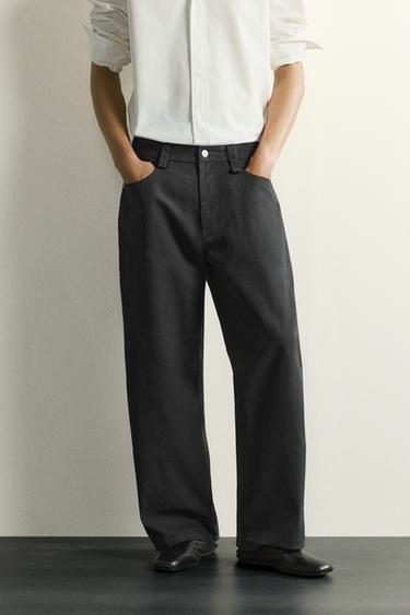 STRAIGHT RELAXED FIT JEANS - Black by Zara