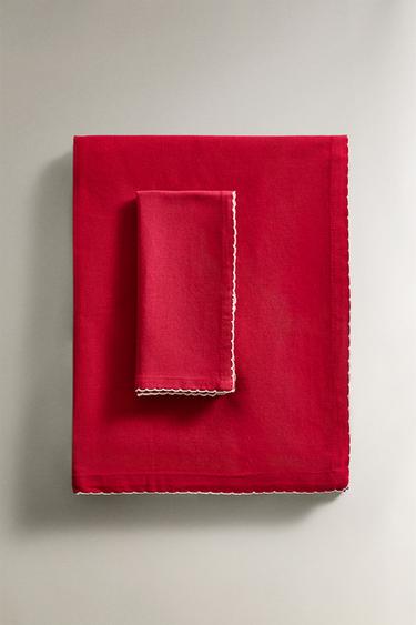 SCALLOPED TABLECLOTH - Red by Zara