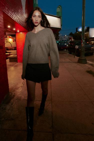 SOFT KNIT V-NECK JUMPER - Mink marl by Zara