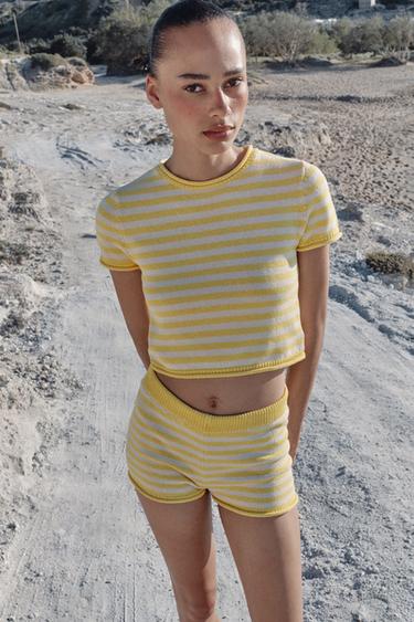 STRIPED KNIT CROP TOP - Printed by Zara