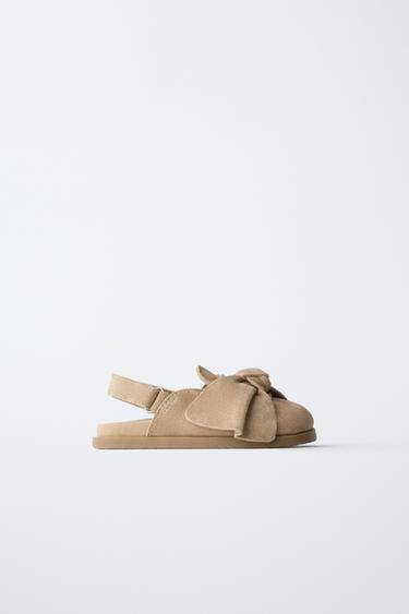 LEATHER CLOGS WITH BOW DETAIL - Sand Brown by Zara