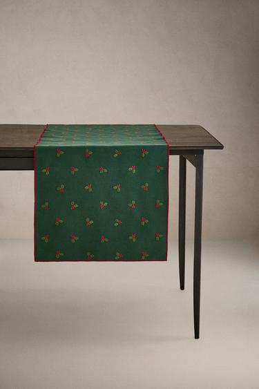 CHRISTMAS BRANCH TABLE RUNNER - Green by Zara