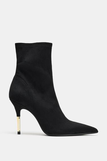 HEELED ANKLE BOOTS WITH METAL DETAIL - Black by Zara