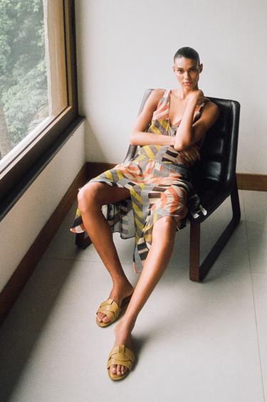 Zara {名称} - {颜色}