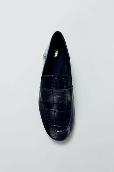EMBOSSED FLAT LOAFERS - Black by Zara