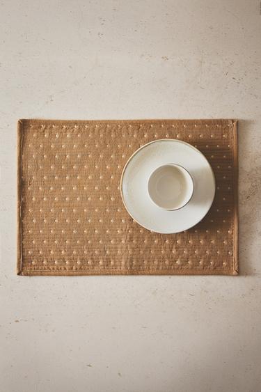 QUILTED PLACEMAT WITH TOPSTITCHING - Brown by Zara