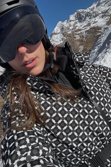 Zara {名称} - {颜色}