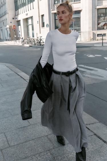 RIBBED T-SHIRT WITH BUTTONS - White by Zara