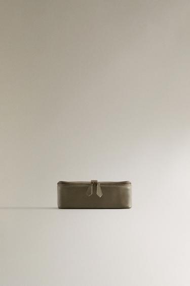 Zara {名称} - {颜色}
