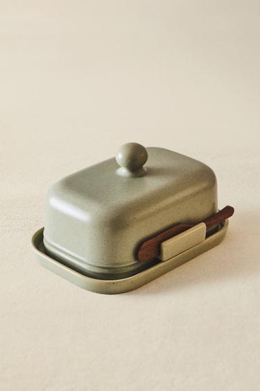 STONEWARE BUTTER DISH WITH KNIFE - GREENISH by Zara