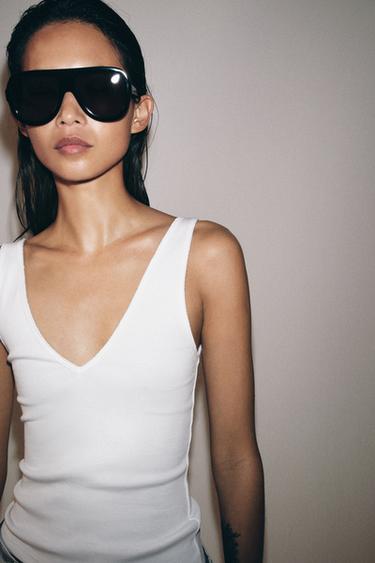 Zara {名称} - {颜色}