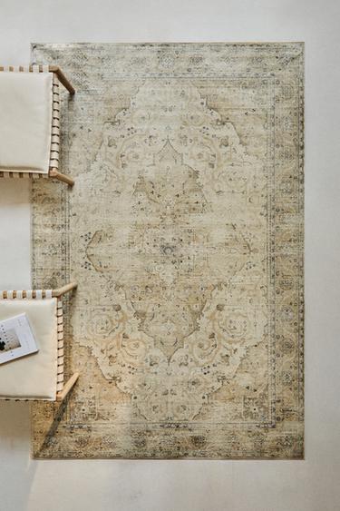VINTAGE-EFFECT RUG - Brown by Zara