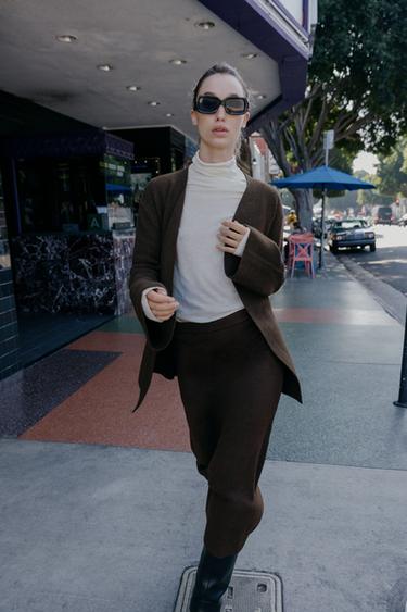 Zara {名称} - {颜色}