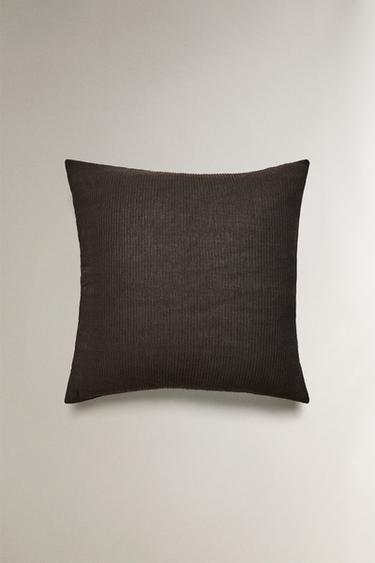 GATHERED QUILT CUSHION COVER - Dark brown by Zara