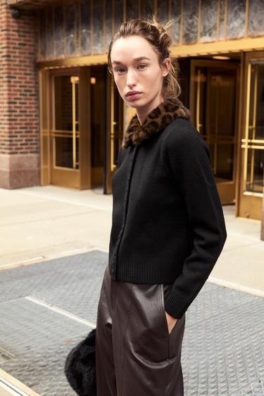 CARDIGAN WITH FAUX FUR COLLAR - Black by Zara