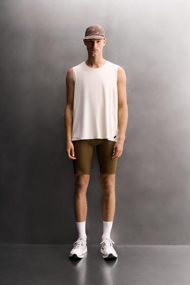 RUNNING SHORTS - Mid-green by Zara
