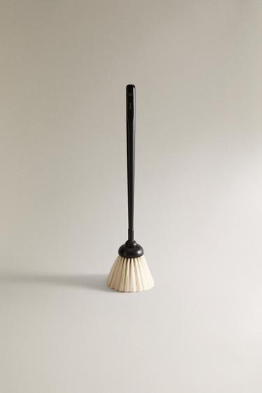 WOODEN FEATHER DUSTER - Black by Zara