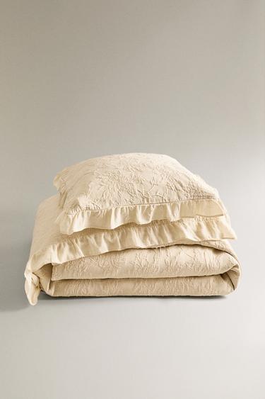 JACQUARD BEDSPREAD WITH RUFFLE TRIM - Beige by Zara