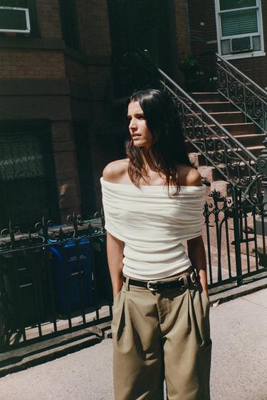 OFF-THE-SHOULDER KNIT TOP - Ecru by Zara