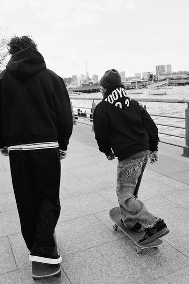 Zara {名称} - {颜色}