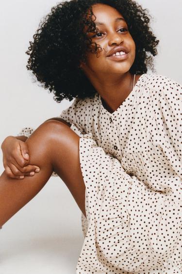 Zara {名称} - {颜色}