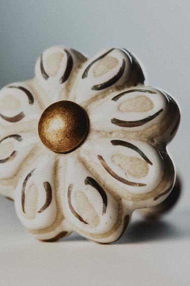 PACK OF CERAMIC FLOWER DOOR KNOBS (PACK OF 2) - Golden by Zara