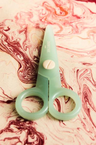 Zara {名称} - {颜色}