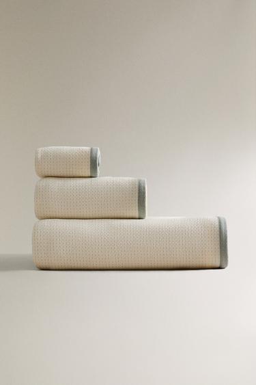 TEXTURED BATH TOWEL WITH TOPSTITCHING - Blue / Green by Zara - Image 0