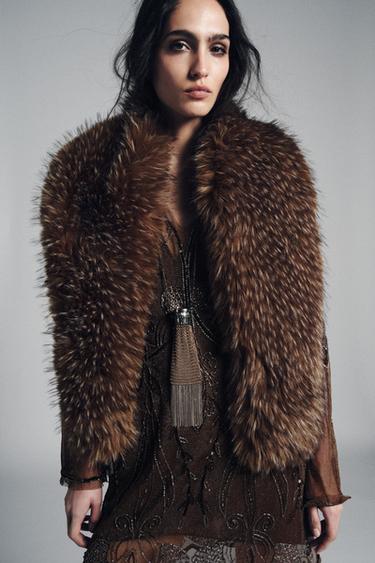 Zara {名称} - {颜色}