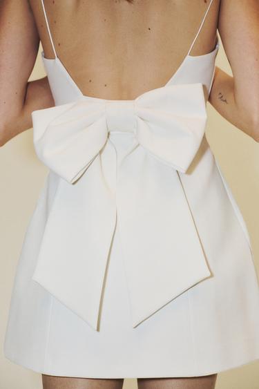 SHORT STRETCH DRESS WITH BOW - White by Zara