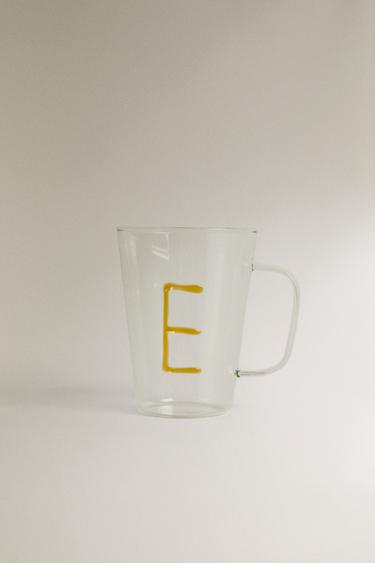 BOROSILICATE MUG WITH INITIAL E - Mustard by Zara