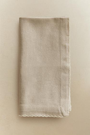 PACK OF SCALLOPED NAPKINS (PACK OF 2) - Light beige by Zara