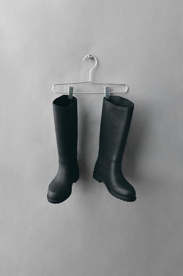 TALL RUBBERISED WELLIES - Black by Zara