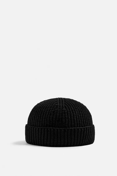 SHORT KNIT BEANIE - Black by Zara