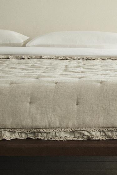 LINEN QUILT WITH LACE TRIM - Light beige by Zara