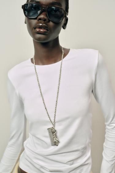 Zara {名称} - {颜色}