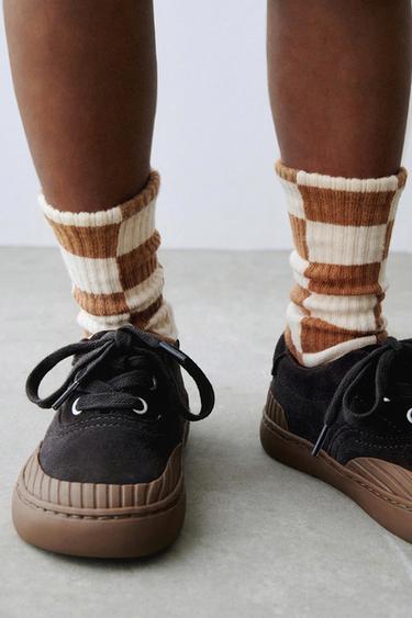 2-PACK OF CHECKERBOARD SOCKS - bordeaux/ecru by Zara