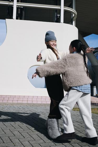 Zara {名称} - {颜色}