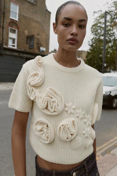 KNITTED TEXTURED FLORAL JUMPER - Ecru by Zara