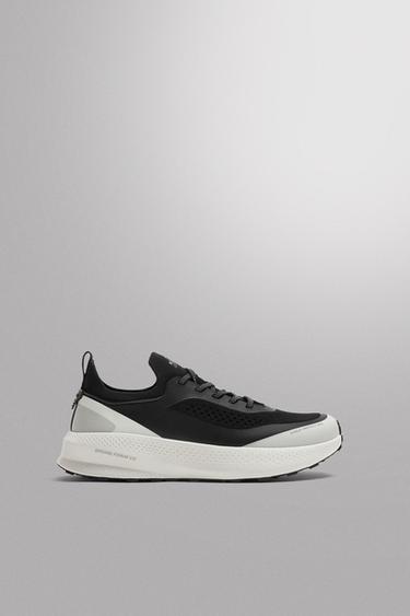 RUNNING TRAINERS - Black by Zara