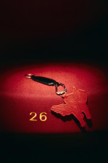 Zara {名称} - {颜色}